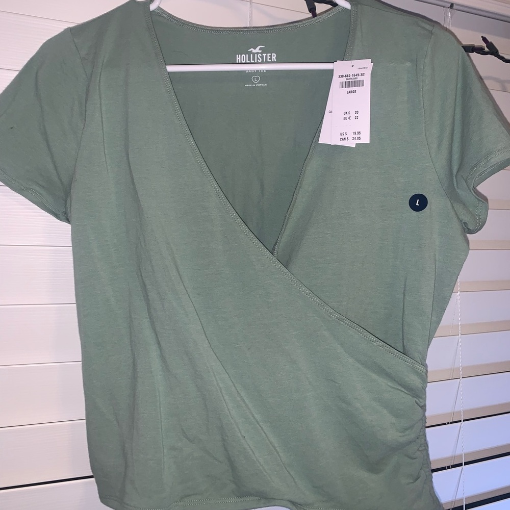 Olive green cropped Hollister shirt
